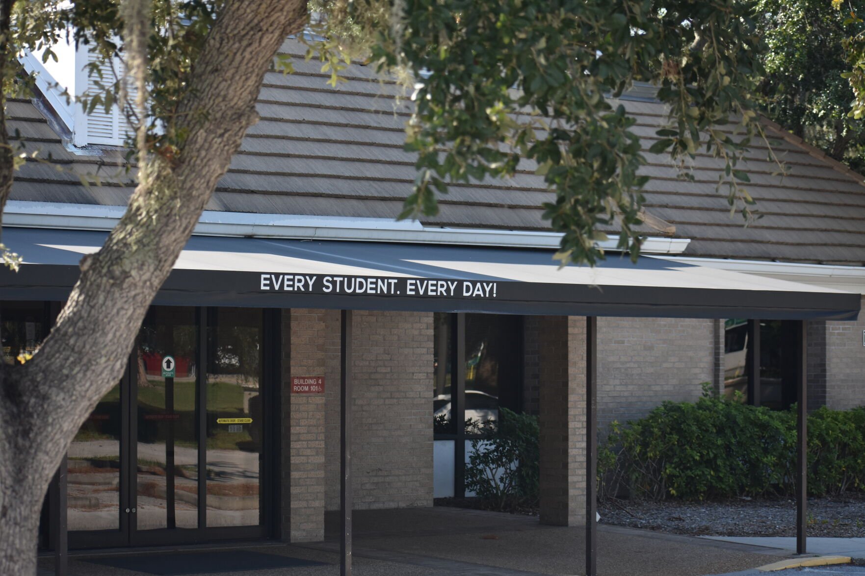  SARASOTA COUNTY SCHOOLS: Textbook process gets pushback