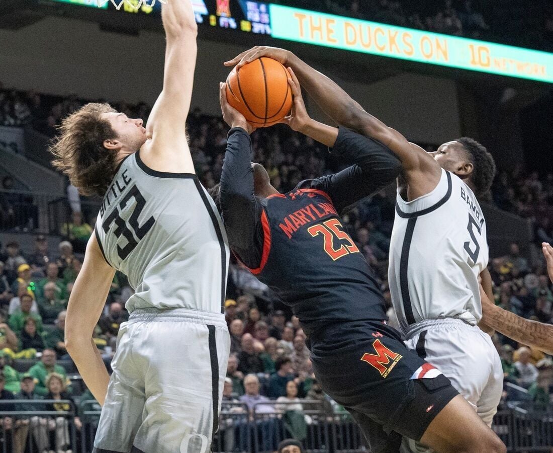 No. 9 Oregon pulls away from pesky Maryland