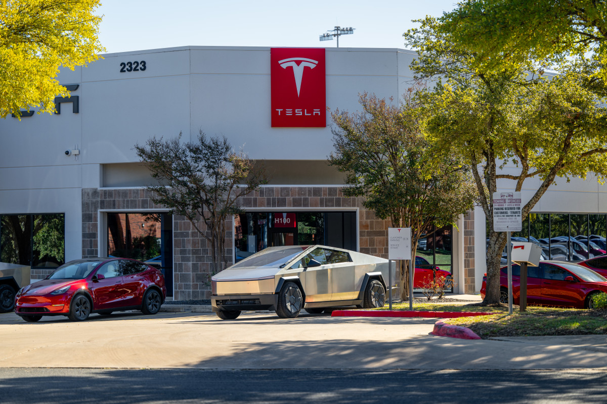  Analysts overhauls Tesla stock price target with Q4 earnings in focus