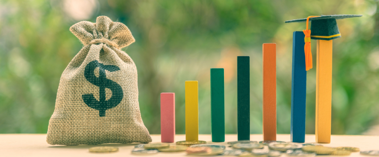  How to Manage Student Loans While Saving for Other Financial Goals