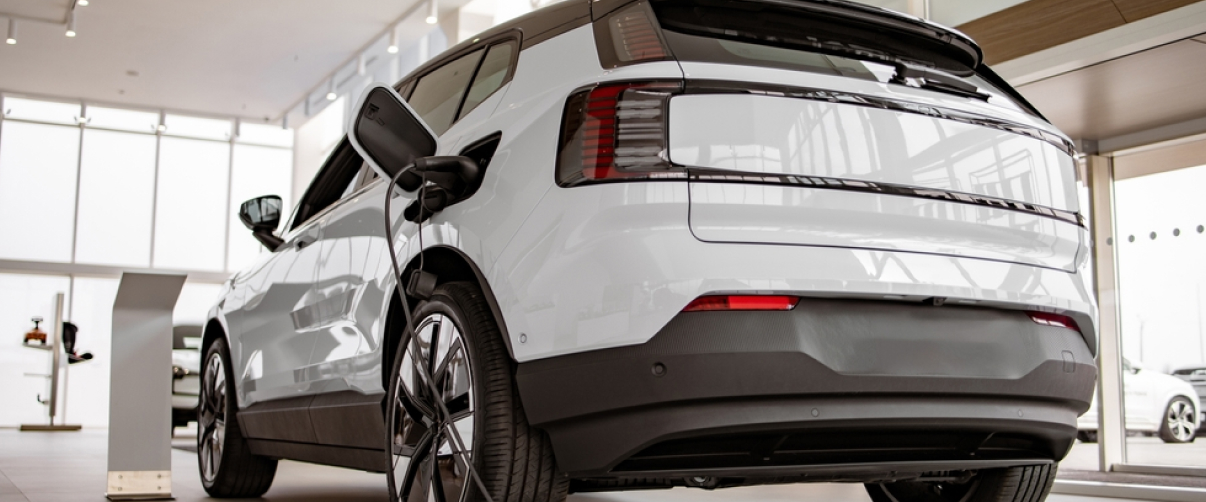 Hybrid & Electric SUVs: Are They Better Than Gas-Powered Models?