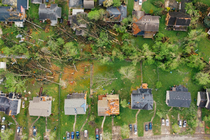  US Travel Alert: Dakotas, Minnesota, Wisconsin, Nebraska, Iowa, Illinois, Michigan, Ohio, Tennessee, St. Louis, Chicago, Nashville, New Orleans, Atlanta, West Virginia, Georgia, and Carolinas Set to Experience Another Powerful Tornado Affecting More than One Hundred Million People, Need To Know for Weekend Trip