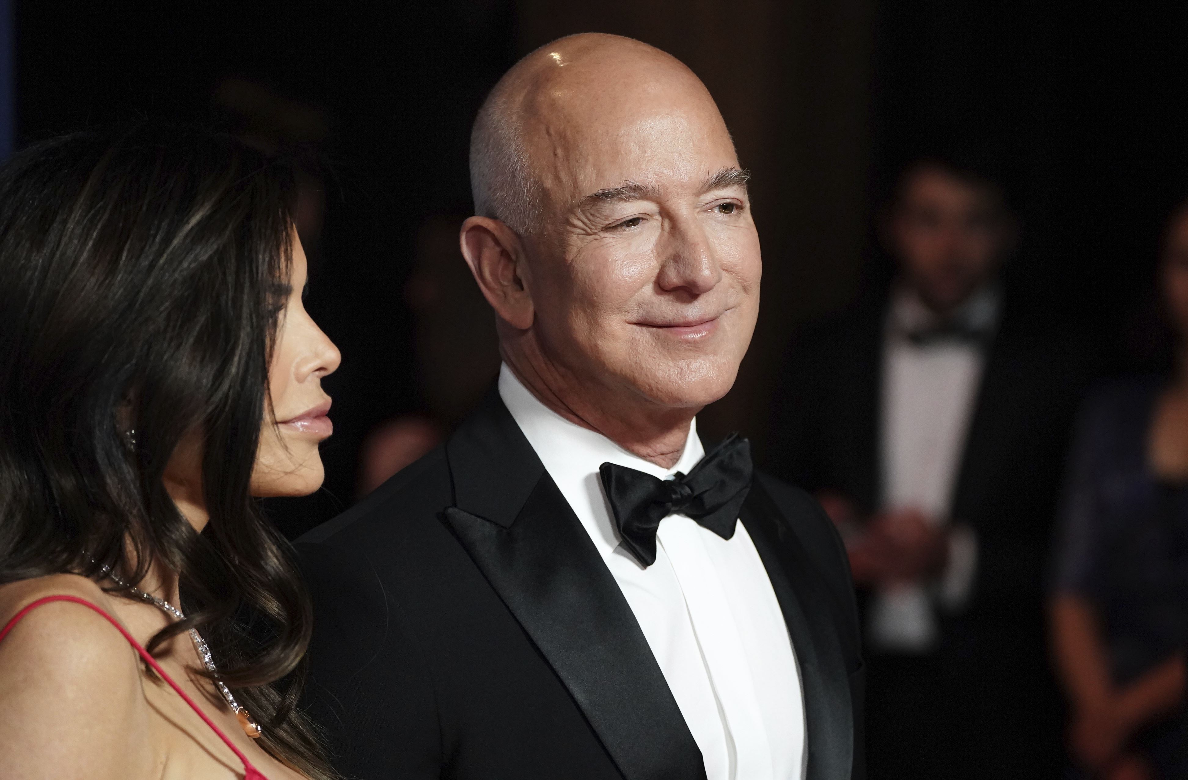  After Rocket Landing, Bezos Excitedly Face-Plants