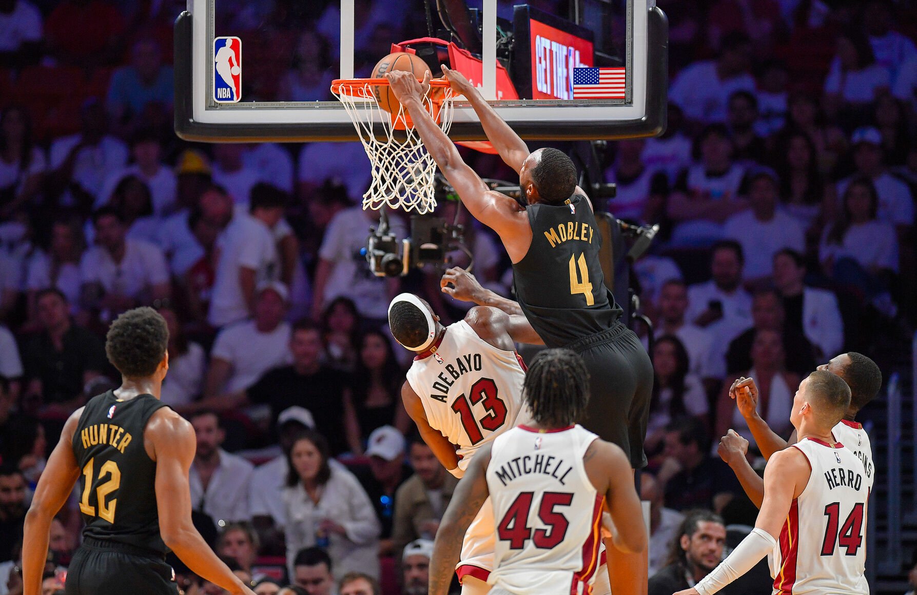 Cavs hand Heat worst-ever playoff loss, roll 124-87 for 3-0 lead in series