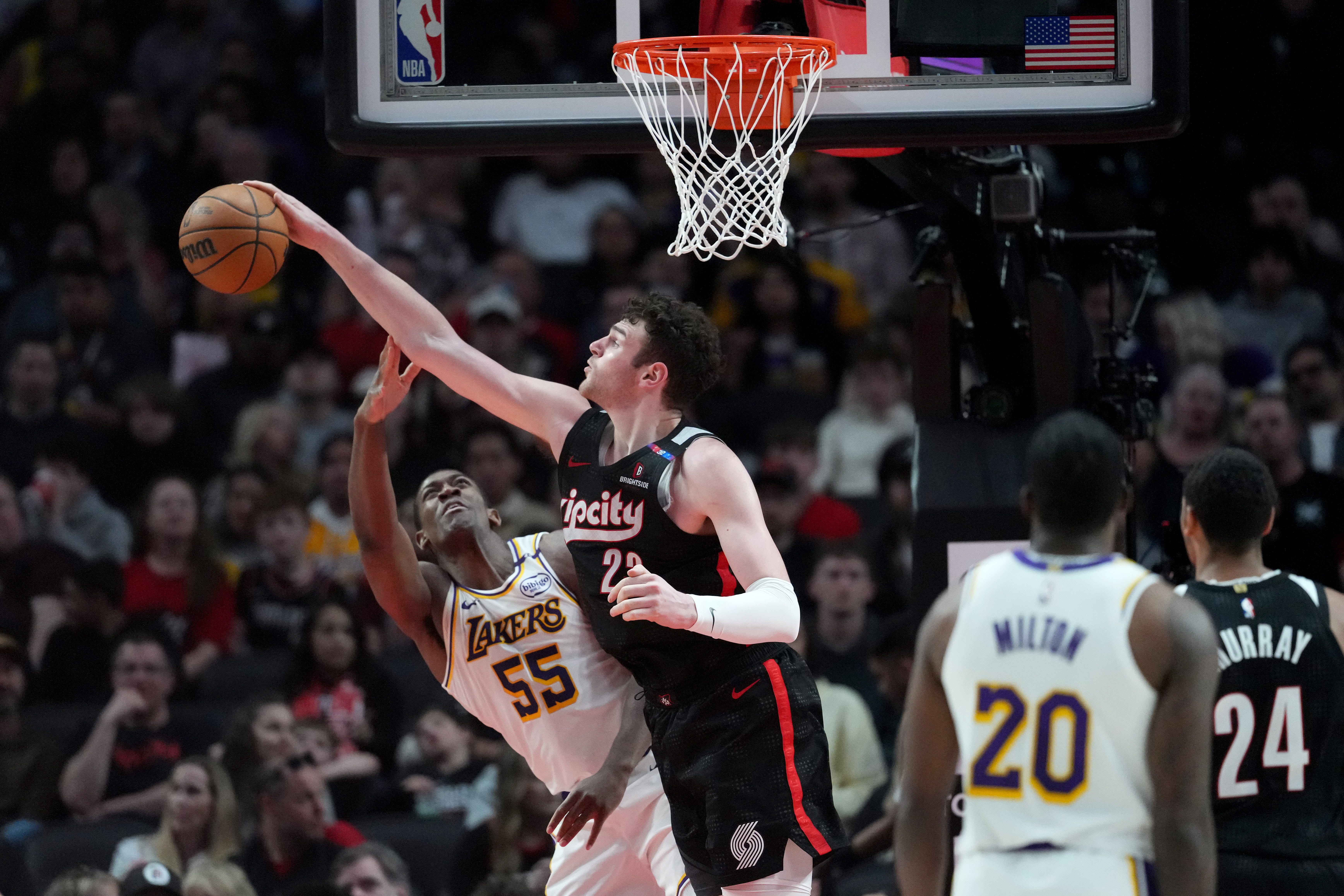 Lakers player grades: L.A. drops meaningless regular-season finale