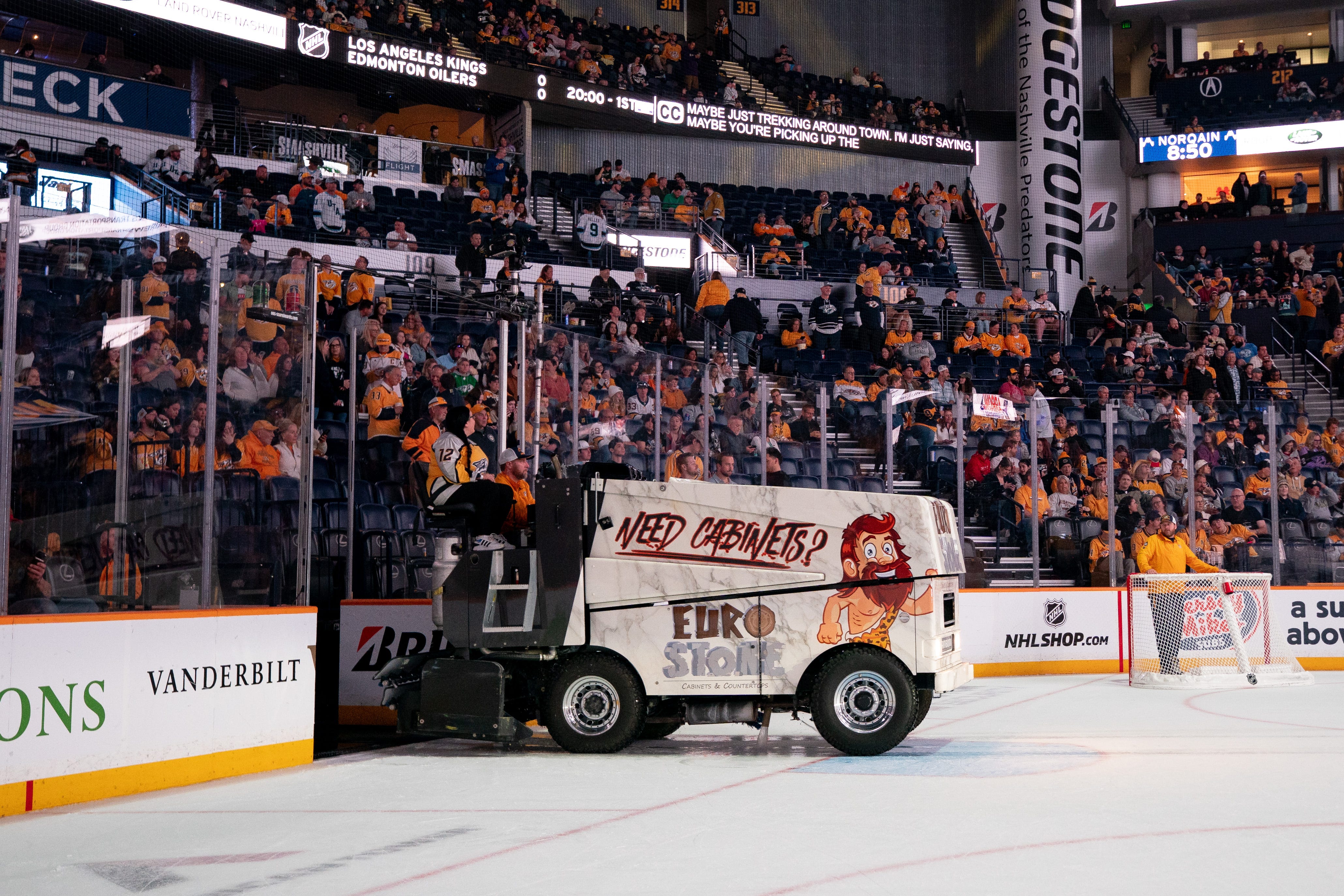 Filip Forsberg’s skate creates ice surface issue, sends Predators, Utah to locker room with delay