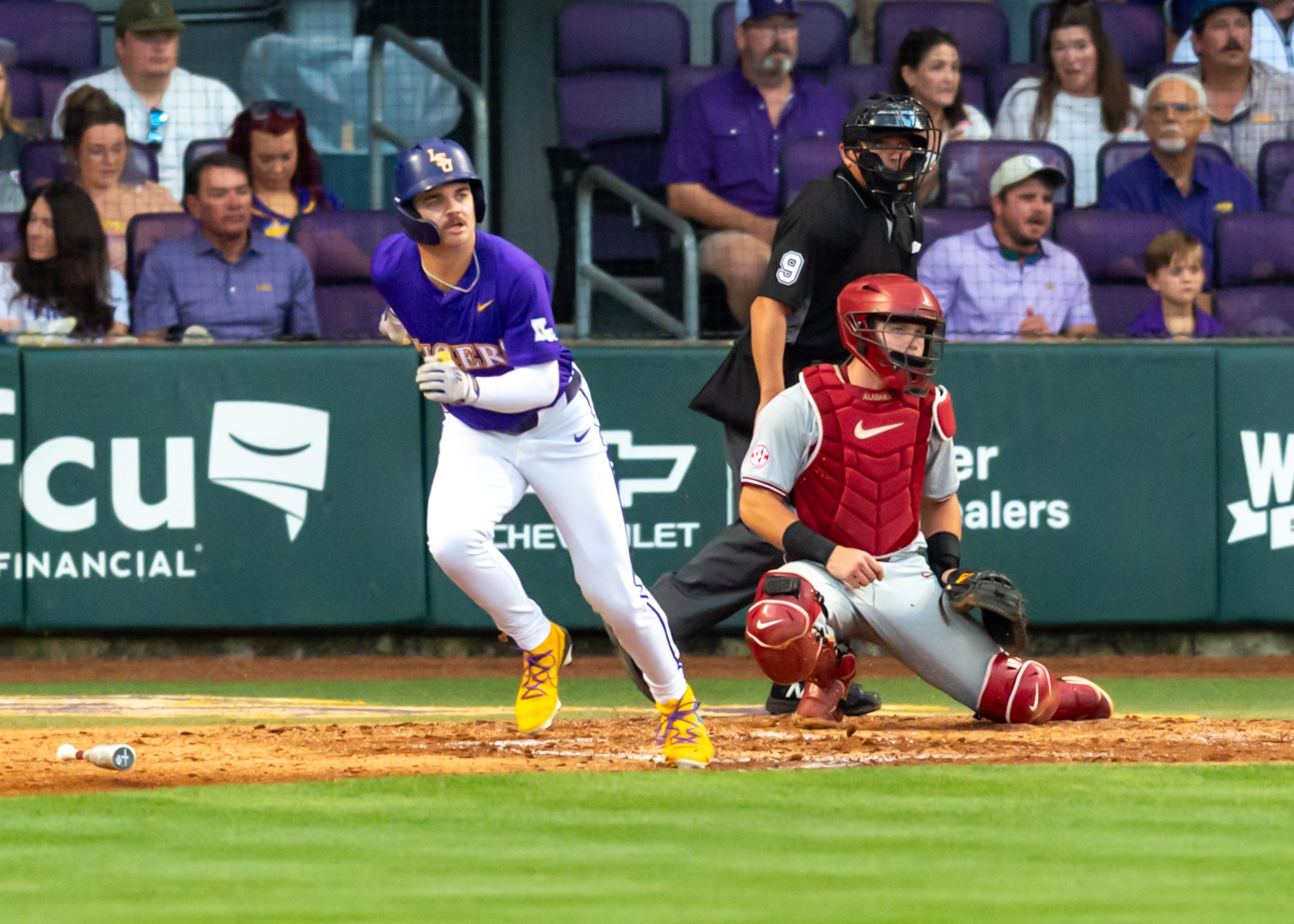 LSU baseball wins the series against Alabama with a win on Friday