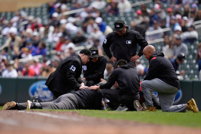 MLB ump leaves game after foul ball hits him in the face