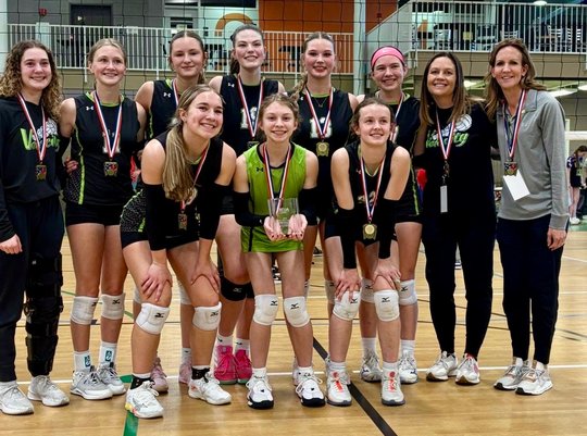  Ellinwood volleyball wins title