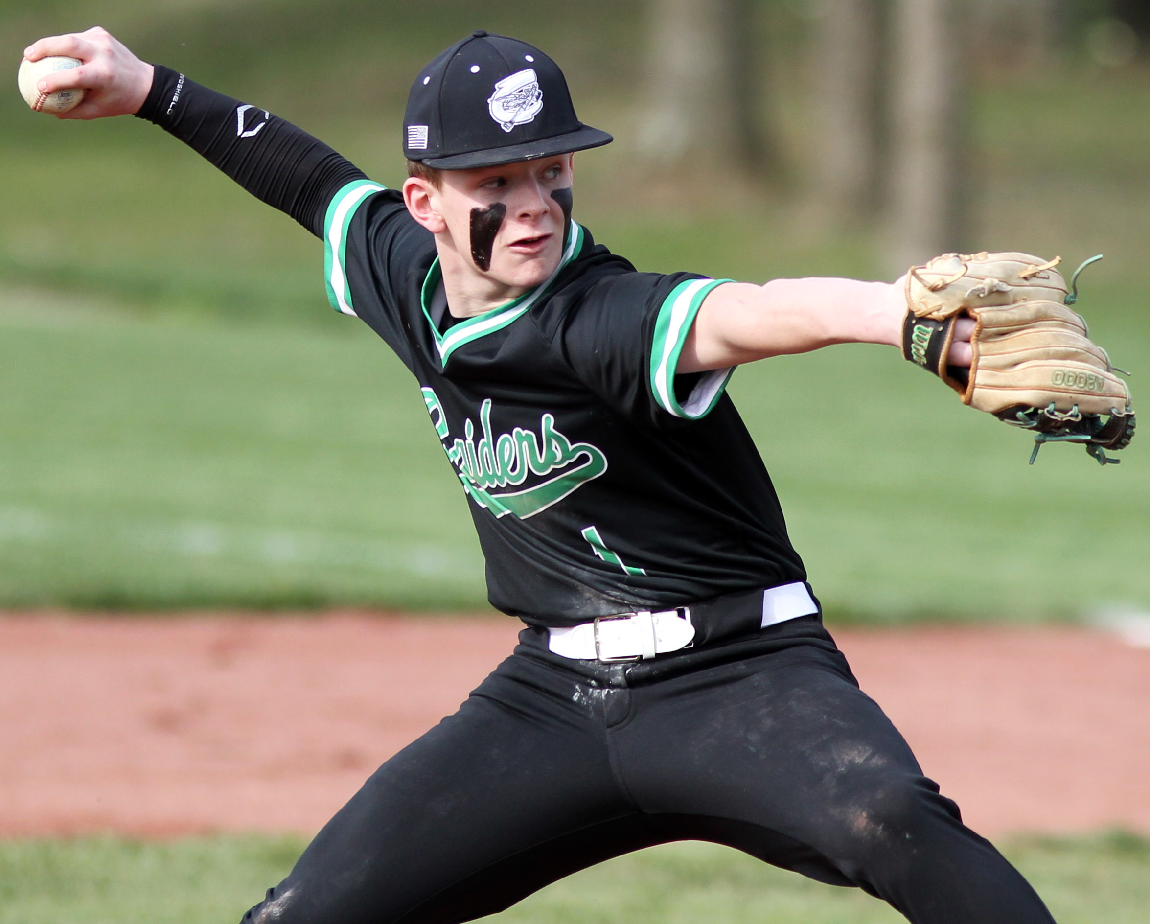 Columbia vs. Wellington baseball: Raiders grind out 7-3 win in nine innings