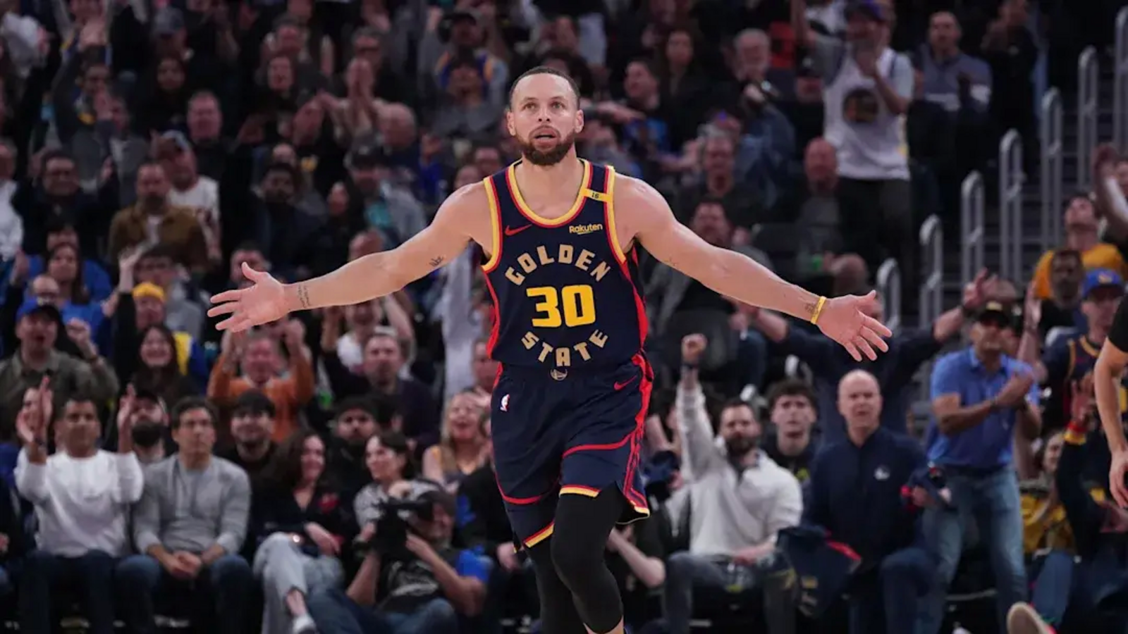Golden State Warriors: Stephen Curry Records Another Season With 300+ 3-Pointers