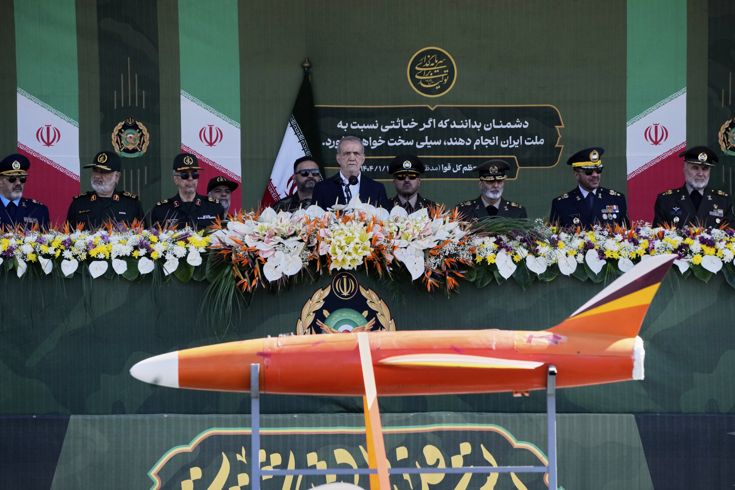  Iran Flexes Military Might as US Talks Approach