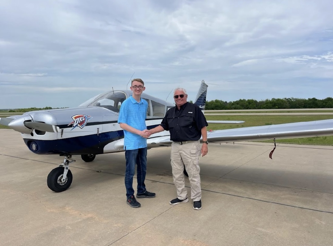  Teen becomes first at Yukon HS aviation to get pilot license