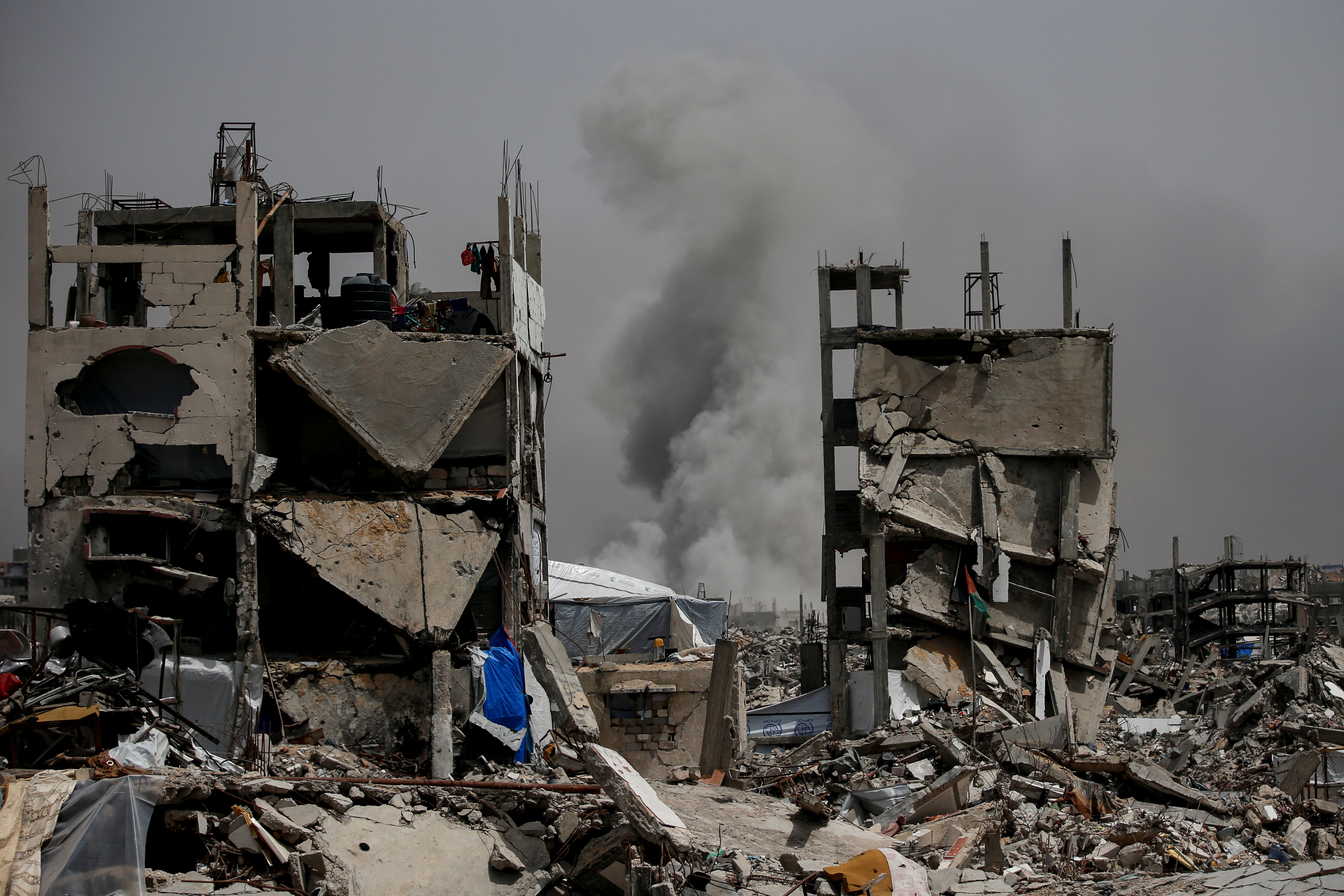  Hamas says new Gaza truce talks under way as Israel expands ground assault