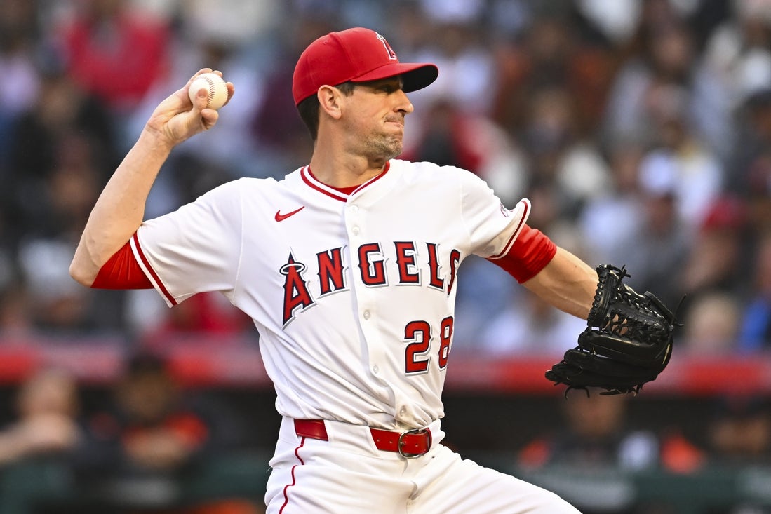 Kyle Hendricks, Angels top Tigers to end 7-game skid