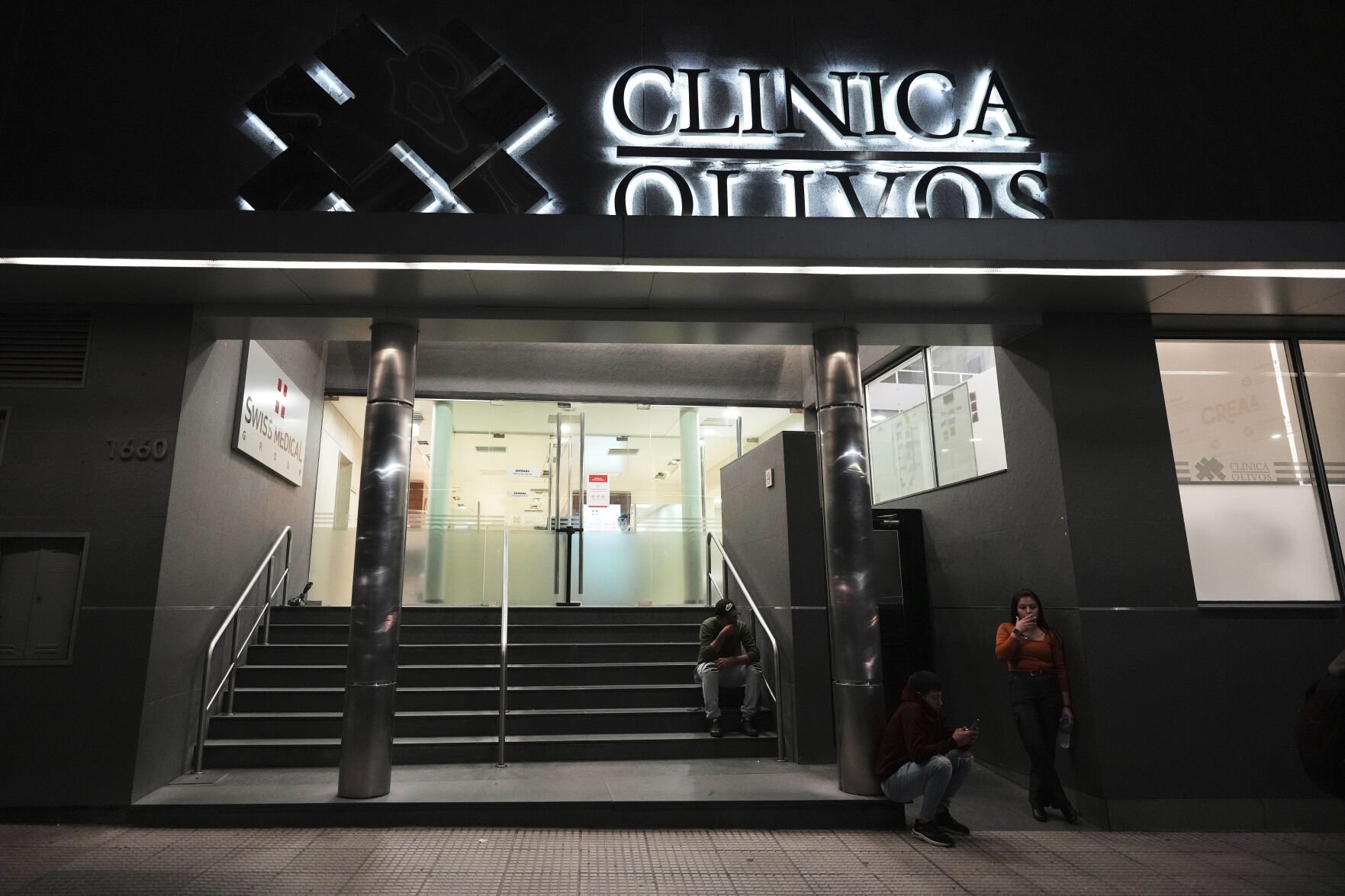  Police raid clinic to seize Maradona’s complete medical records