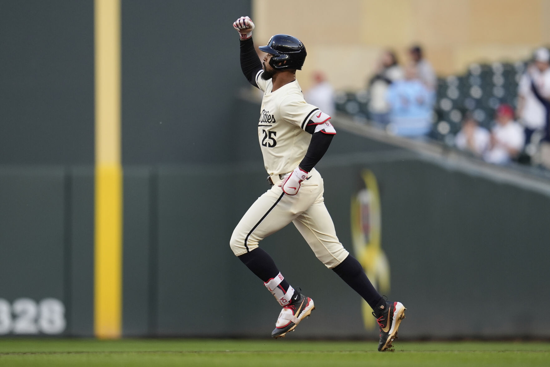 Buxton and Bader hit big homers as Twins top Orioles 5-2