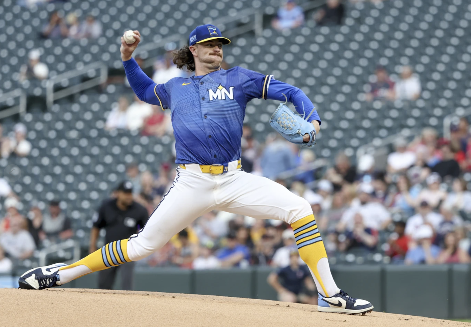 Twins get past Giants behind Paddack in series opener