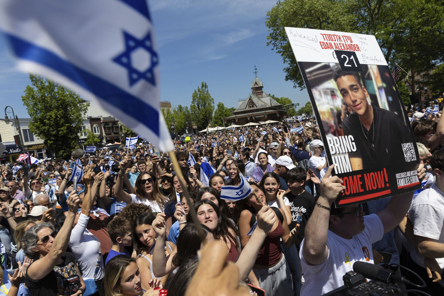  Israeli-American hostage released by Hamas in goodwill gesture toward Trump administration