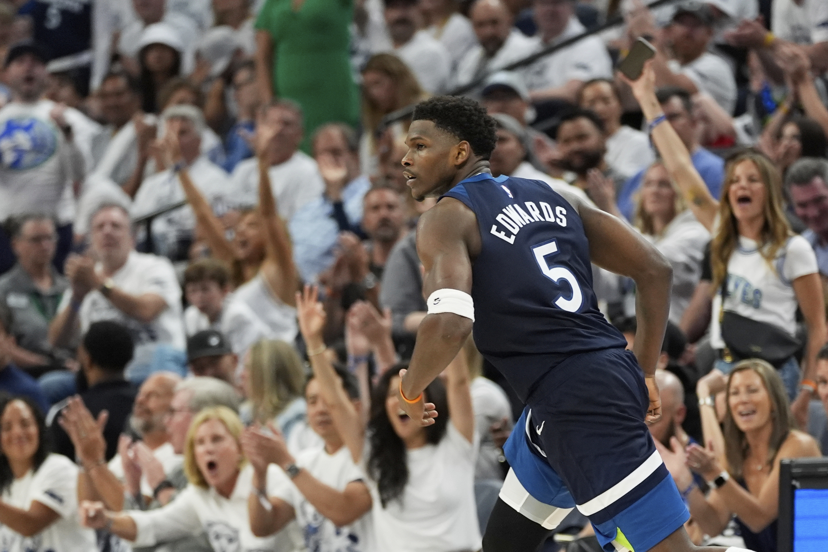  Timberwolves beat Warriors in Game 5 to reach Western Conference finals for 2nd straight year