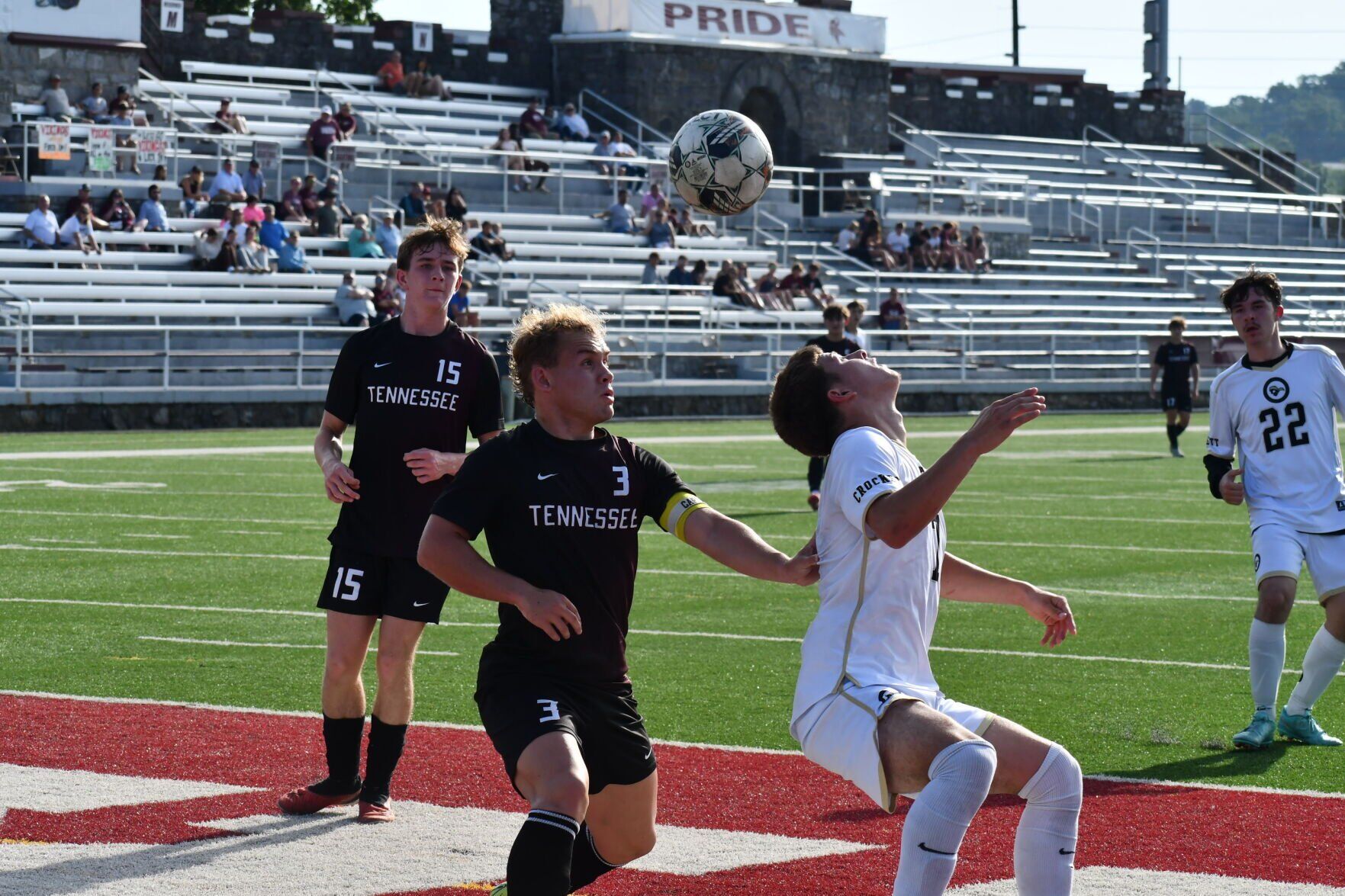  David Crockett kicks past Tennessee High, claims first region crown