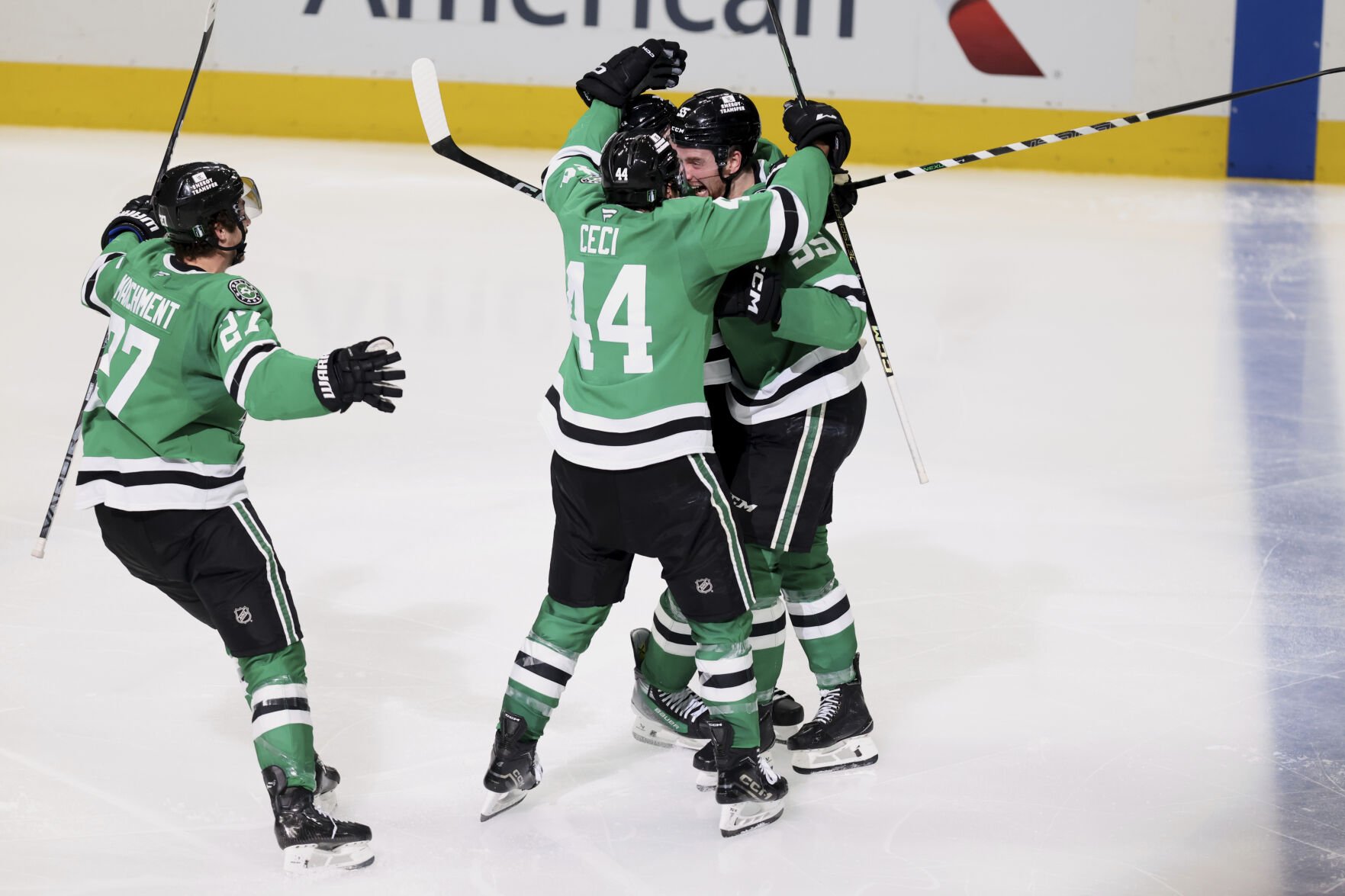  Harley scores on OT power play, Stars beat Jets 2-1 to reach 3rd straight West final
