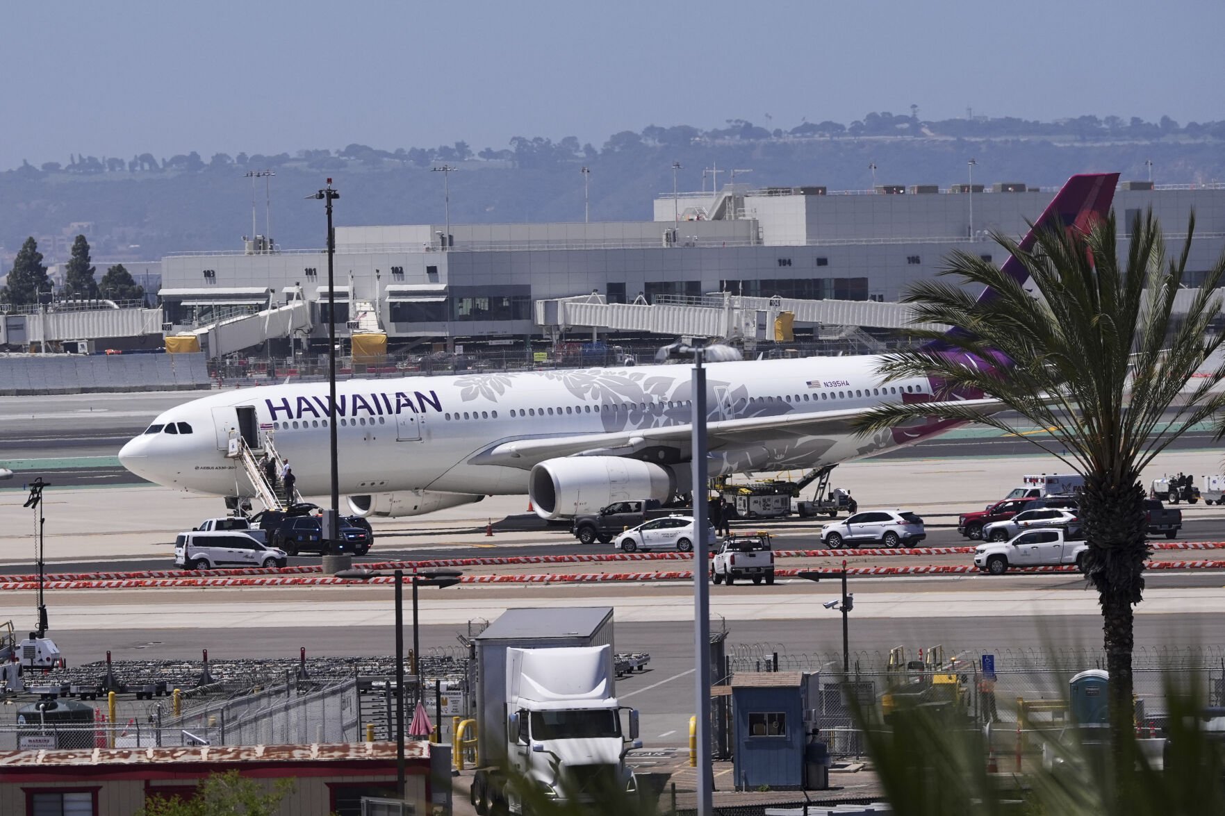 Flight at San Diego airport evacuated and 1 arrested following reports of a bomb threat