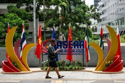  Southeast Asian leaders meet to talk tariffs, truce and East Timor