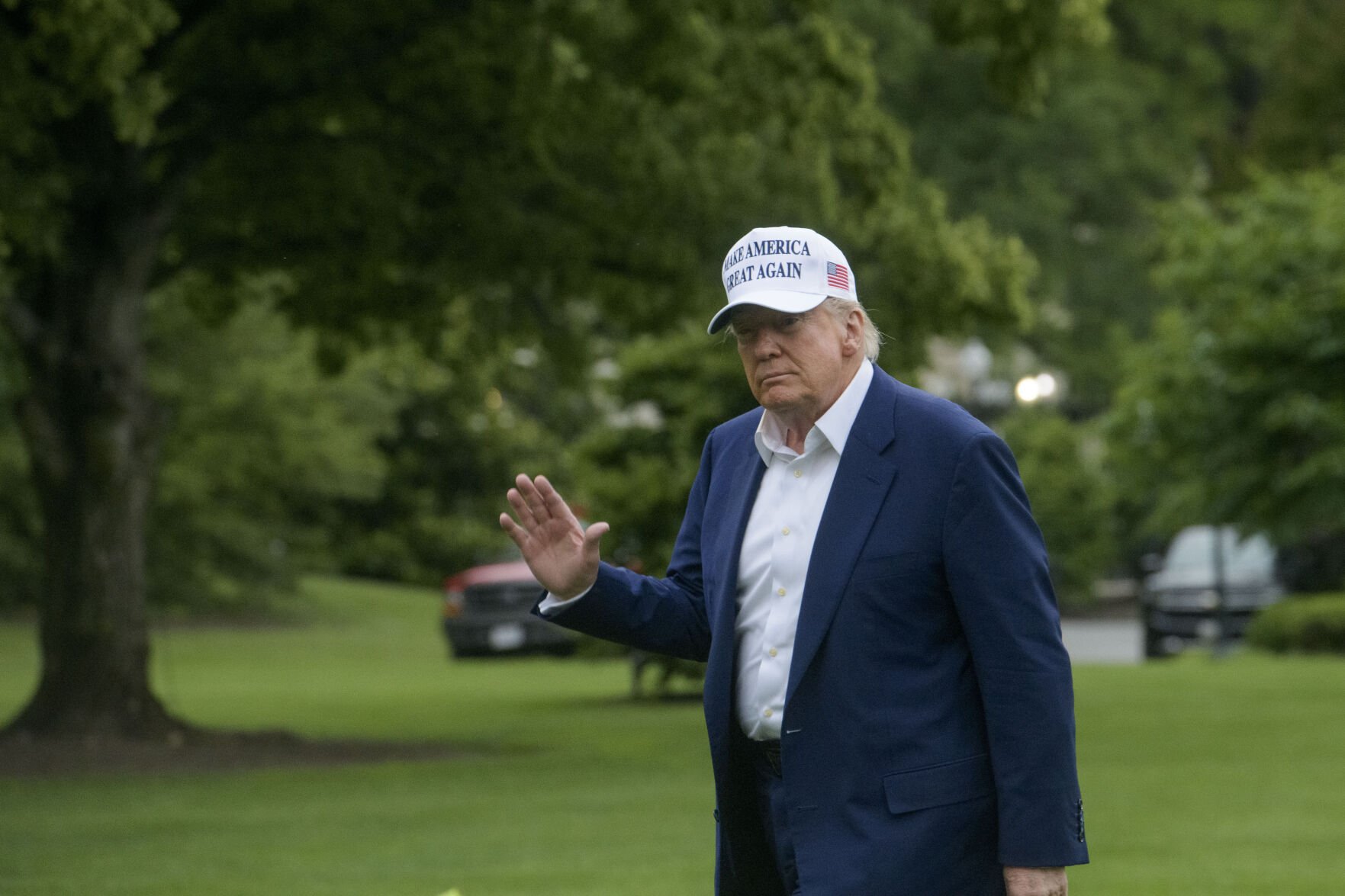  Trump to speak at Arlington National Cemetery to mark Memorial Day