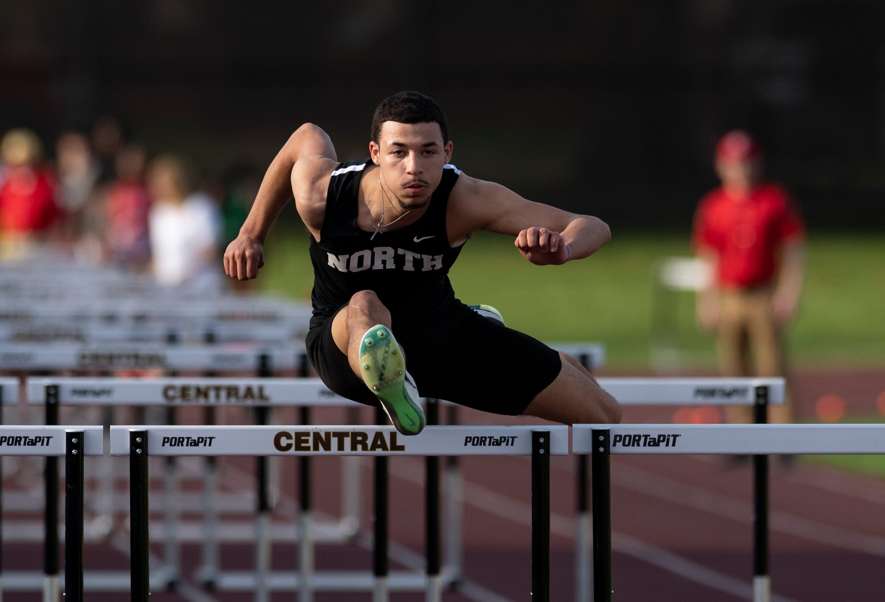  Who were the top finishers in the SIAC and PAC boys track & field championships?