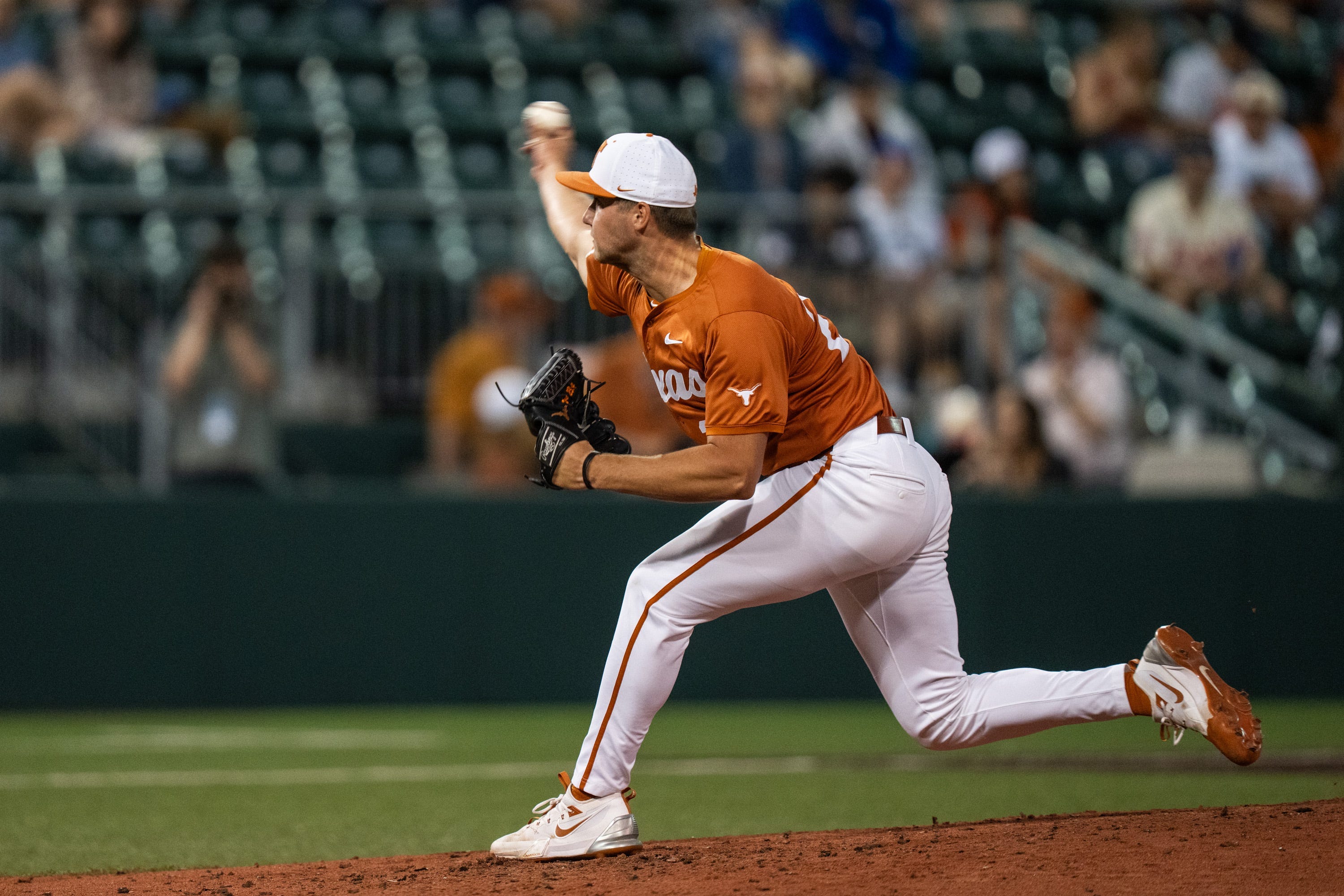 Texas Longhorns take Game 1 at Oklahoma to clinch SEC regular season baseball title