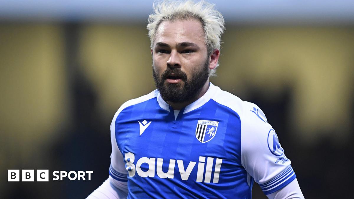 Dack signs new one-year deal with Gillingham