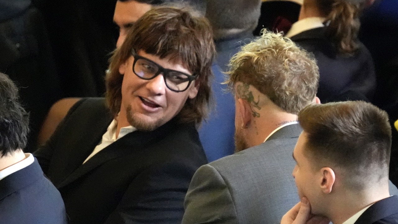  Who Is Theo Von? The ‘Manosphere’ Podcaster With Trump In Qatar