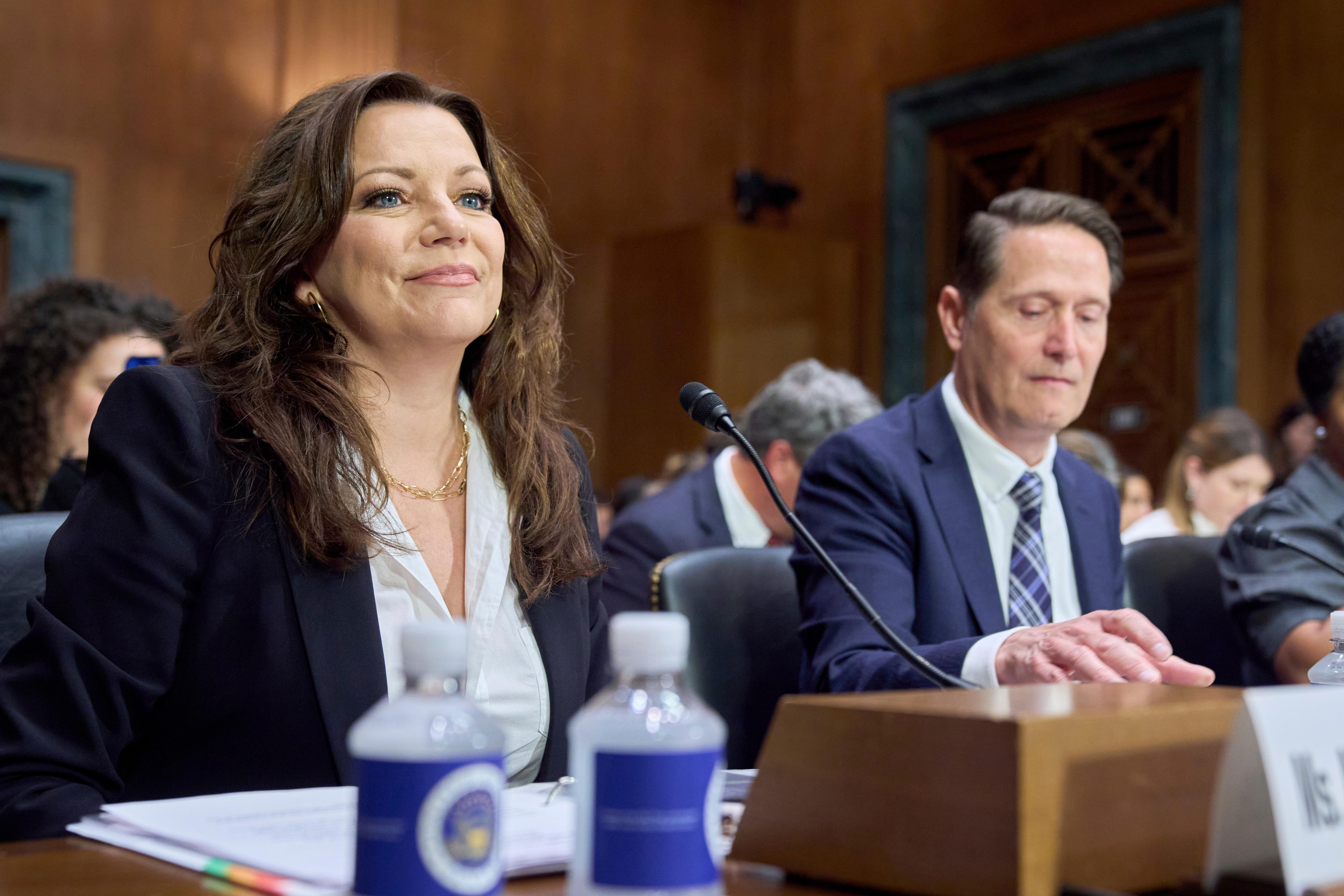  Líderes del sector tecnológico y musical en EEUU piden al Senado protección contra videos falsos