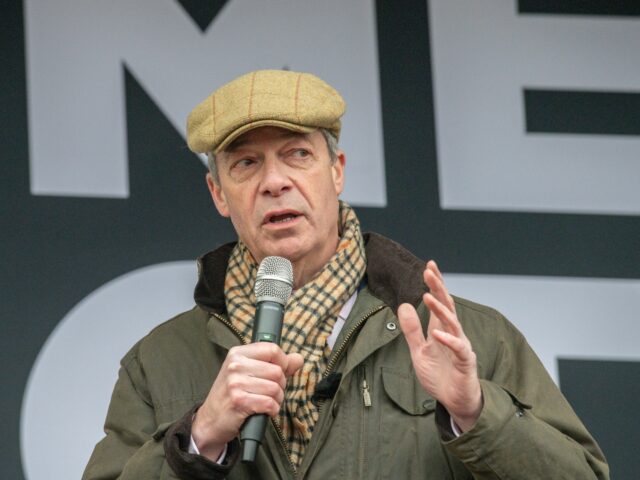  Farage Accuses Labour Government of ‘Betraying British Workers’ with Indian Trade Deal