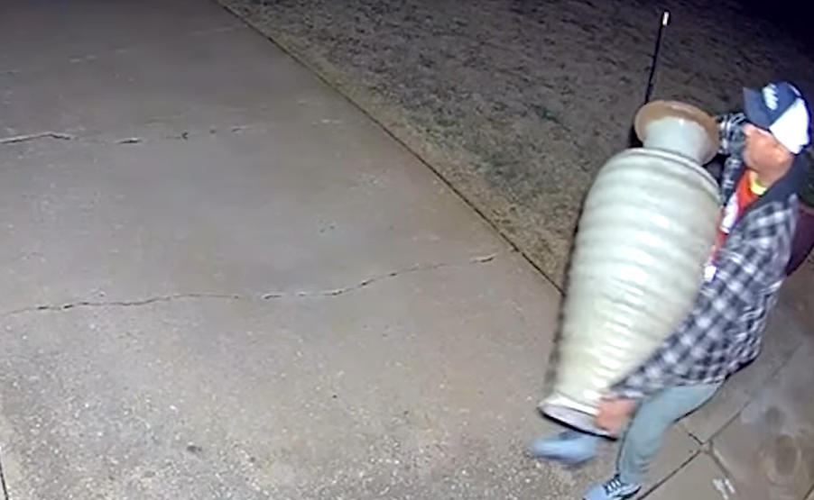 VIDEO: Police investigating thefts in Oklahoma City metro