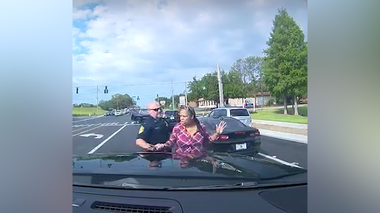 Former Florida deputy arrested after stealing $5K from bank: police