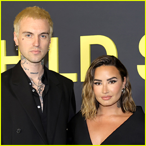  Demi Lovato & Jordan ‘Jutes’ Lutes Are Married, Wedding Dress Details Revealed!
