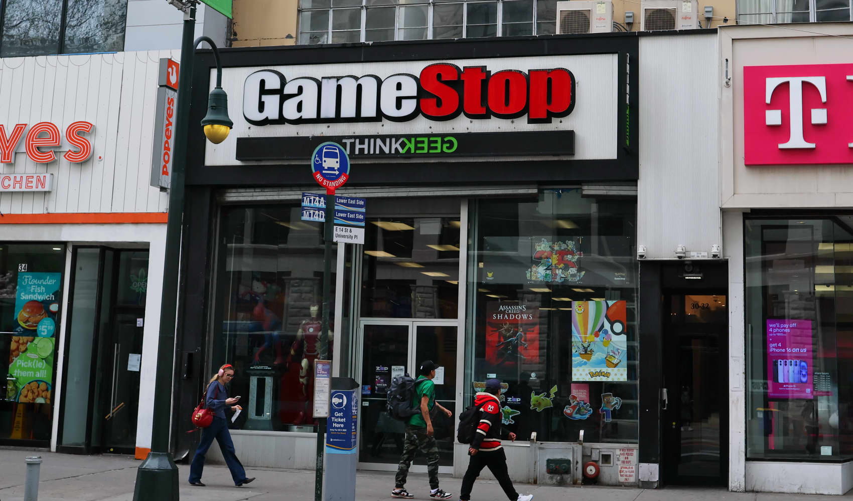  GameStop shares tank on convertible bond offering to potentially buy more bitcoin