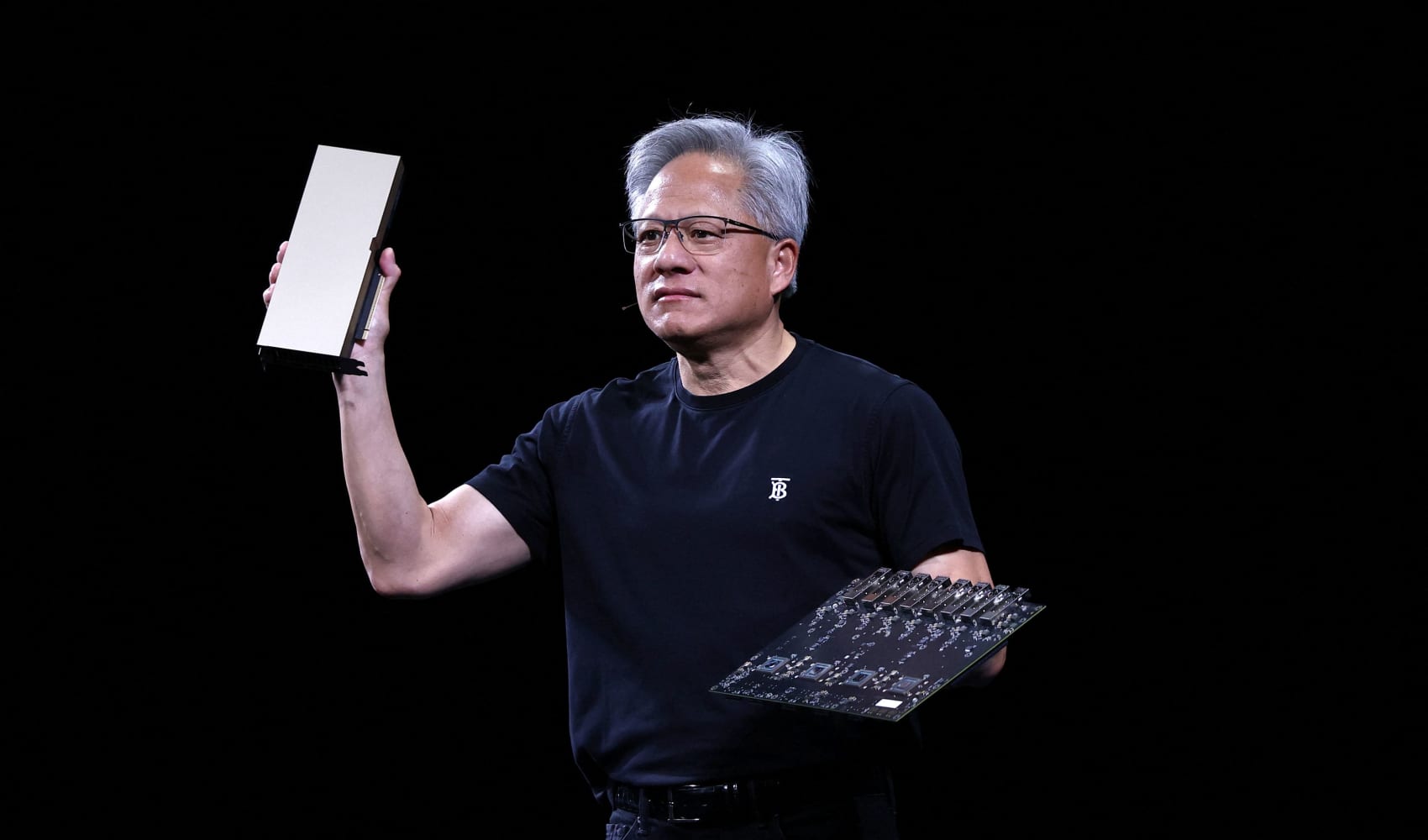  Nvidia shares head for record close as Wall Street shrugs off China concerns