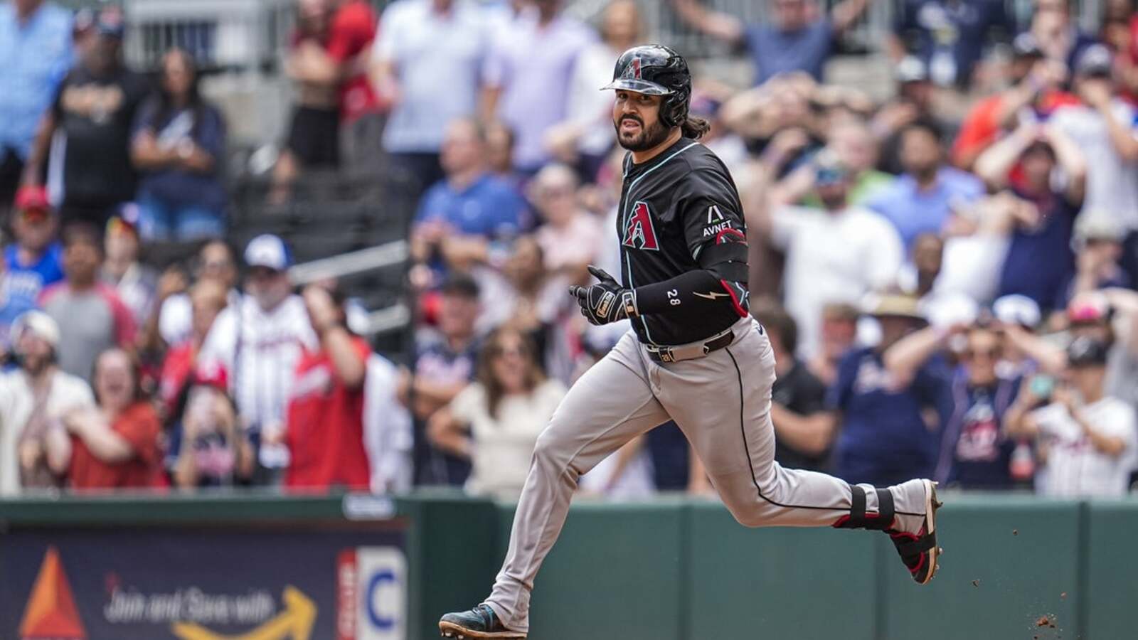 MLB roundup: D-backs score 7 in ninth to stun Braves