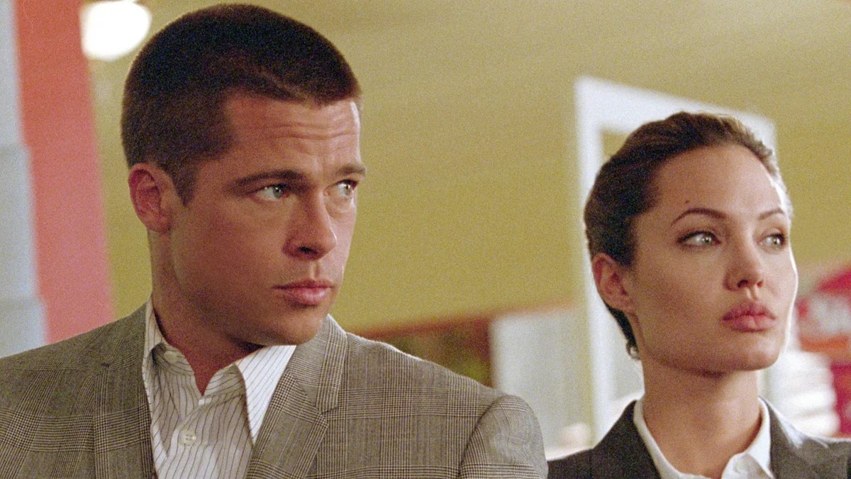  Brad Pitt Says To ‘Learn From’ Mistakes & ‘Move On’ Amid Angelina Jolie Divorce Settlement