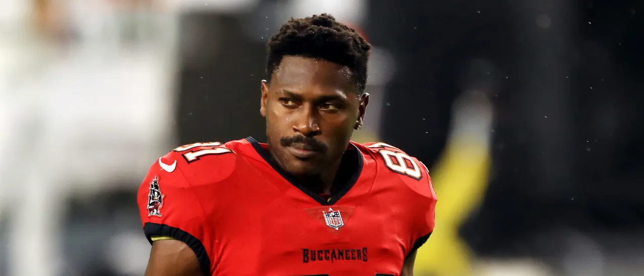  REPORT: Antonio Brown Wanted On Attempted Murder Charges