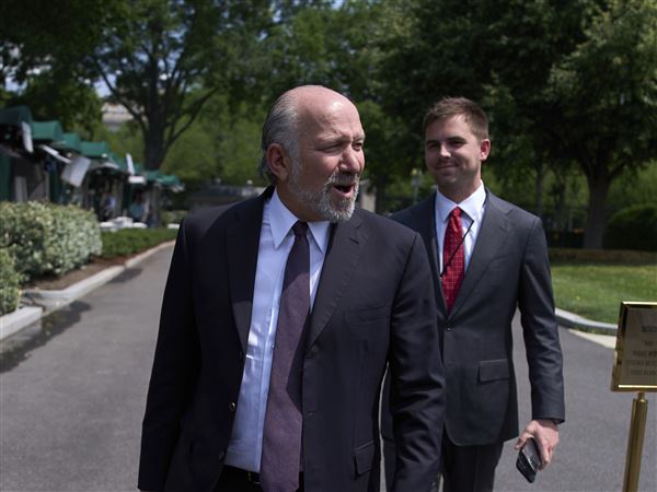  Trump says U.S. gets rare earth minerals from China and tariffs on Chinese goods will total 55%