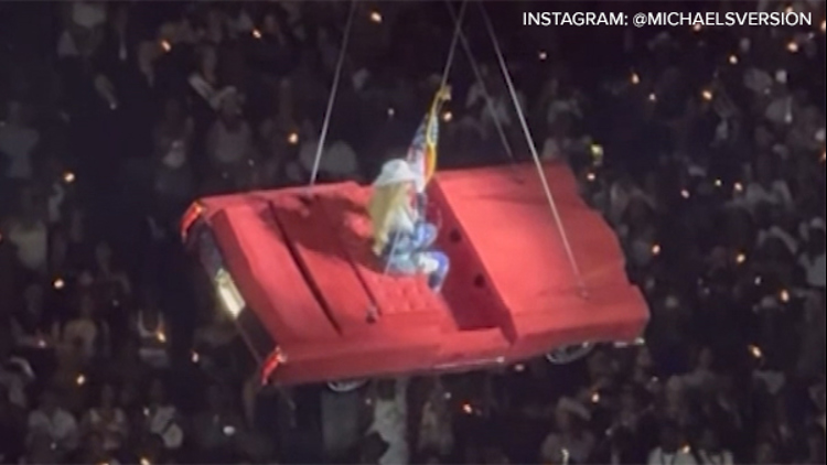  Fans attending night 2 of Beyoncé’s Cowboy Carter Tour in Houston react to ‘technical mishap’ during night 1