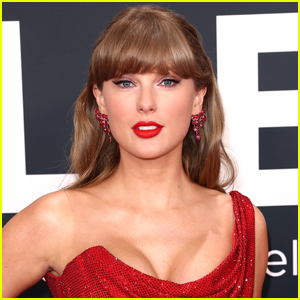  Taylor Swift Visits Children’s Hospital in Florida, Greets Patients & Staff