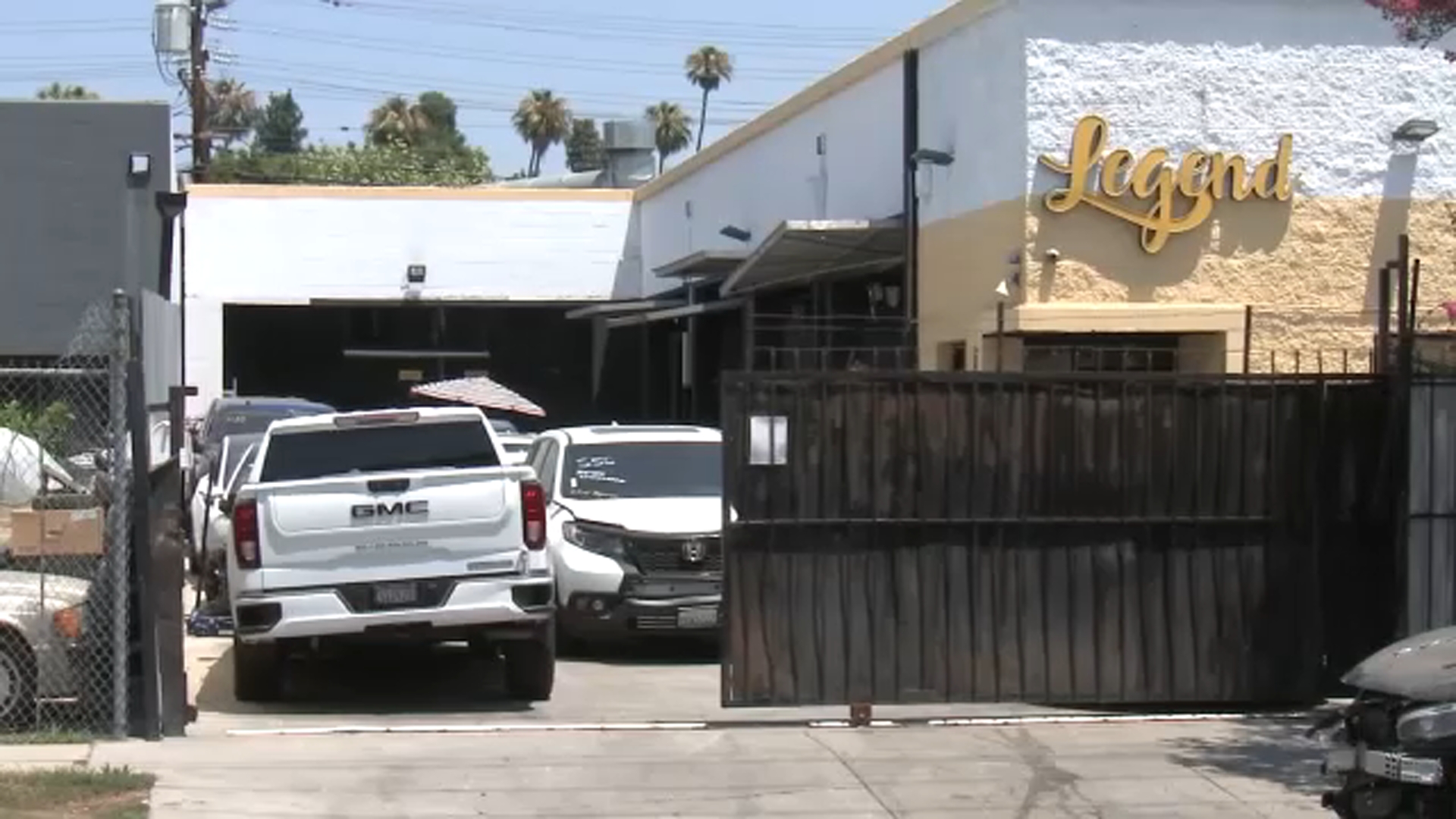 More than 140 vehicles impounded after bandit towing bust in Van Nuys