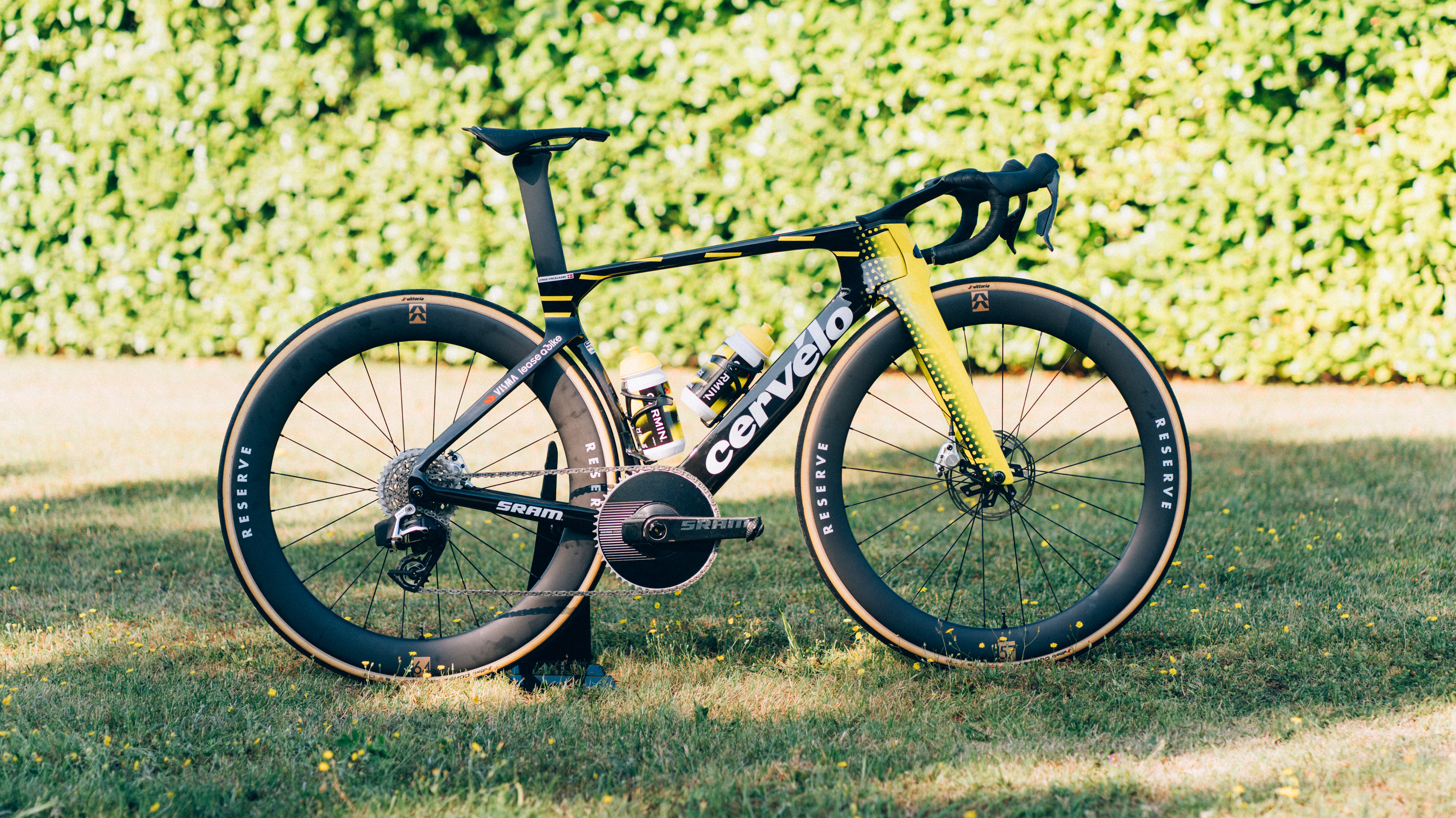  Aero chain catchers and taped up seatposts: Jonas Vingegaard’s ‘prototype’ aero bike leaves no stone unturned at the Tour de France