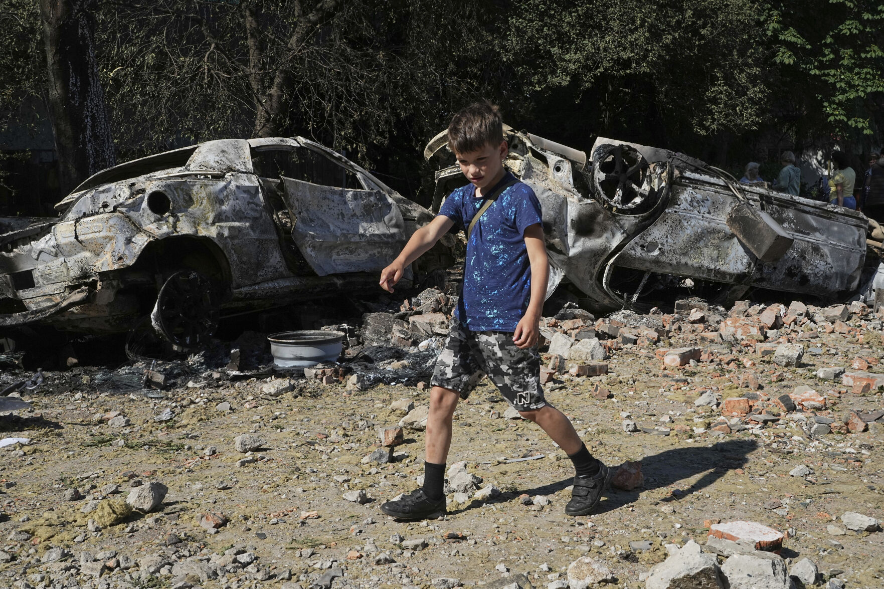  Russia hammers Kyiv in largest missile and drone barrage since war in Ukraine began