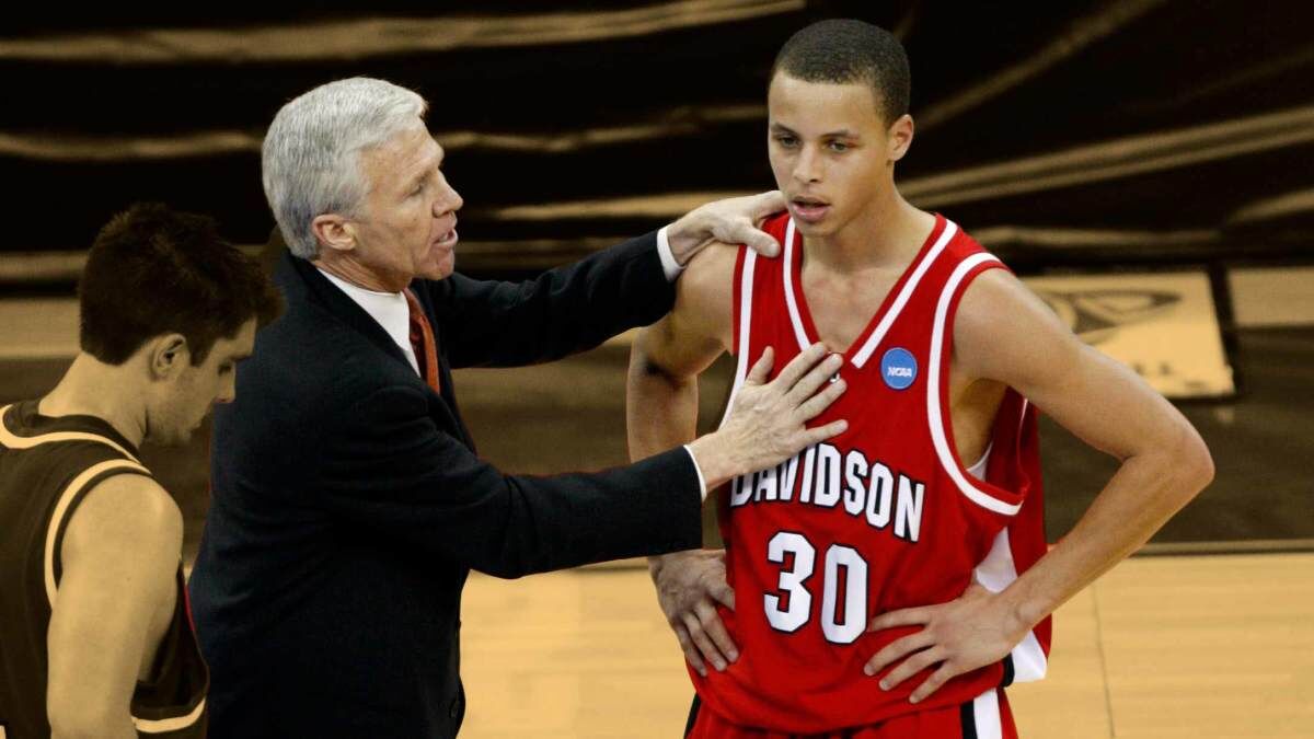 Ex-Davidson coach recalls kicking Stephen Curry out of his first workout: “He was three minutes late, maybe four”